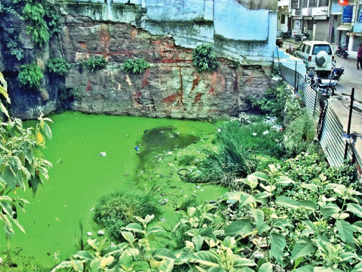 Fogging machines are not working in many areas खुली नालियां, गलियों