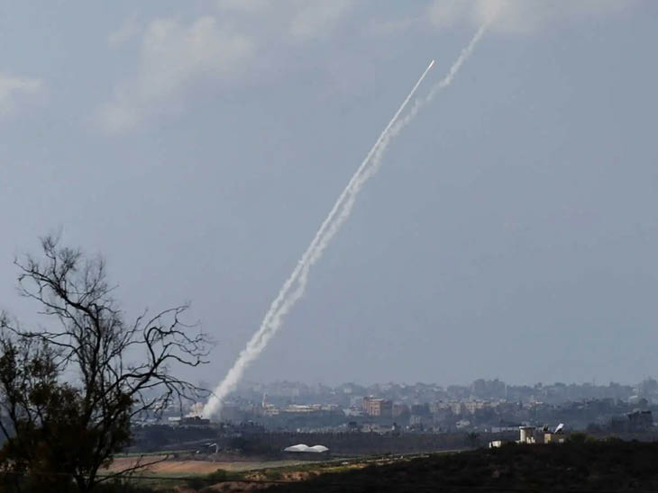 इजराइली सेना लगातार गाजा में मिसाइलें दाग रही है।