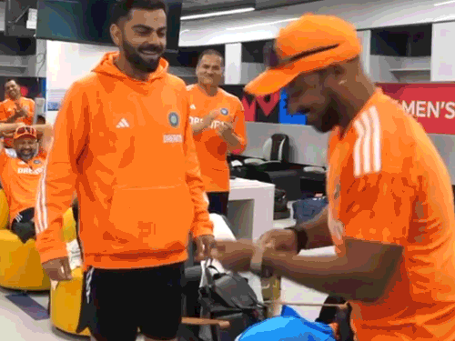 बीसीसीआई ने यह वीडियो भारत के पहले मैच (8 अक्टूबर) के बाद ट्वीट किया था. इस वर्ल्ड कप में भारत का पहला मैच ऑस्ट्रेलिया के खिलाफ खेला गया था, जिसे टीम इंडिया ने जीता था.