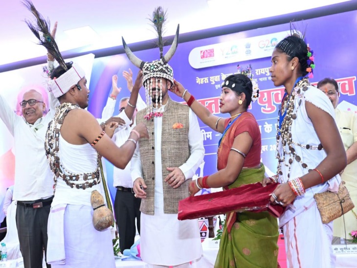 पिछले दिनों जब केंद्रीय मंत्री रायपुर दौरे पर थे तो यूं हुआ था स्वागत।