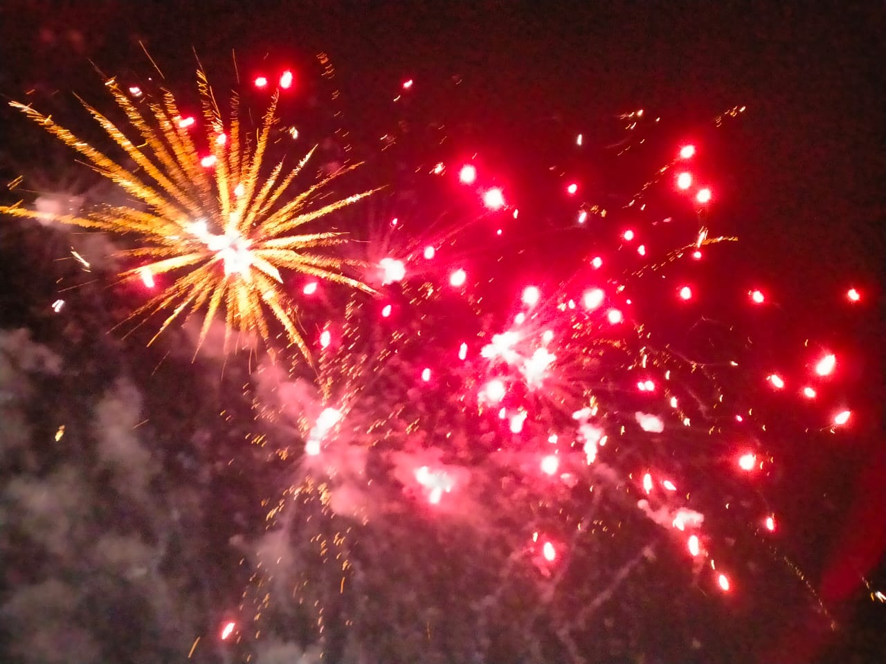 नवचंडी देवीधाम मेला ग्राउंड में भव्य आतिशबाजी। - Dainik Bhaskar