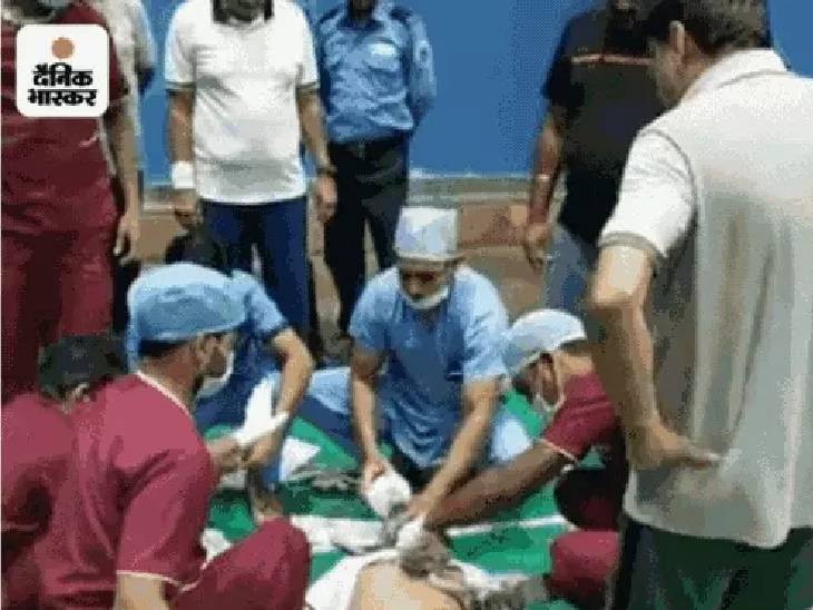 Young man falls while dancing in Durga Puja, dies, VIDEO
