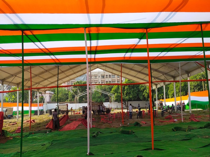 कार्यक्रम को लेकर बनाया गया भव्य पंडाल