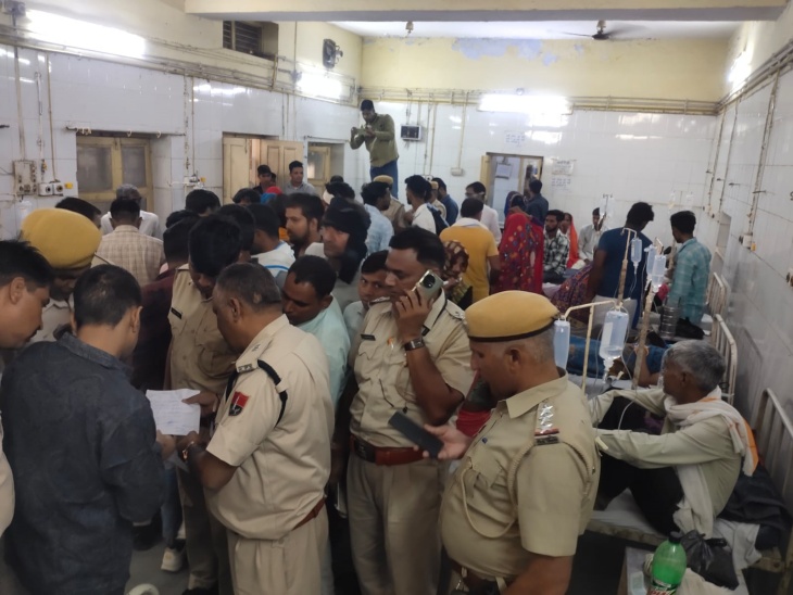 पुलिस ने अस्पताल में घायलों के बयान दर्ज किए।