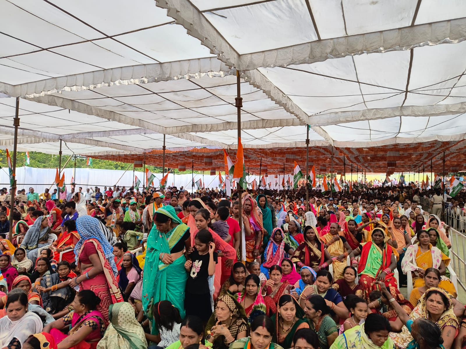 भाषण के बीच में सीएम ने नंद कुमार साय पर चुटकी भी ले ली।