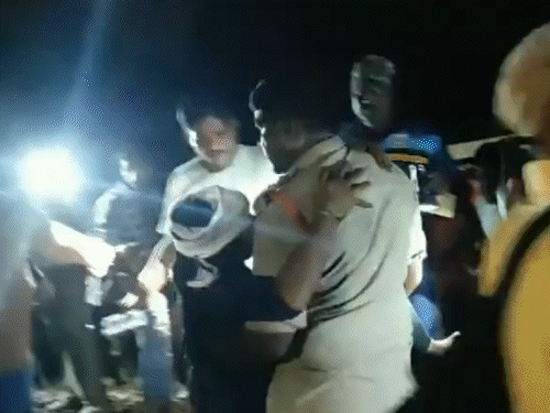 Train accident in Andhra Pradesh, Two train collide | विजयनगरम जिले में हादसा, तीन कोच पटरी से उतरे; 25 यात्री घायल