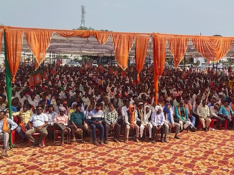 भाजपा के जनप्रतिनिधि पदाधिकारी कार्यकर्ताओं सहित बड़ी संख्या में आमजन उपस्थित रहें।