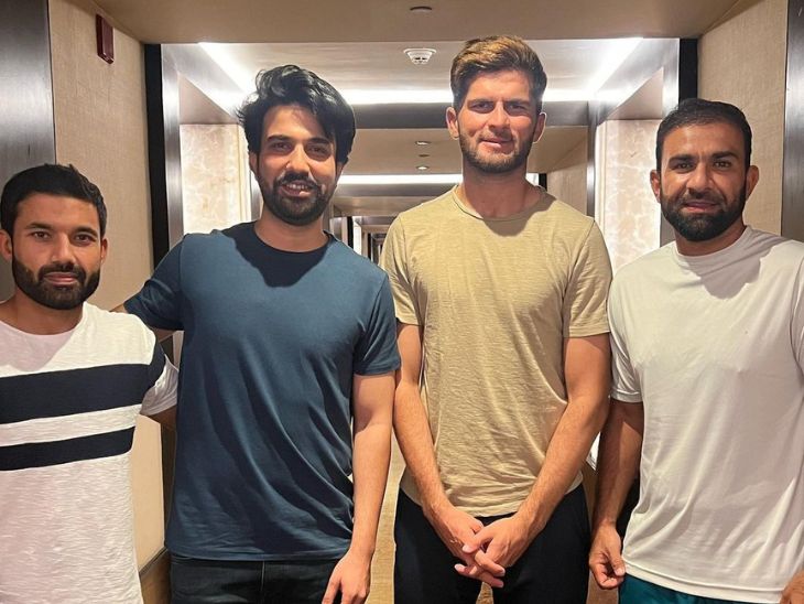 A few days ago, Pakistani cricketers had gone for dinner at the famous Peshawar restaurant in Hyderabad. There the players tasted Hyderabadi Biryani. - Dainik Bhaskar