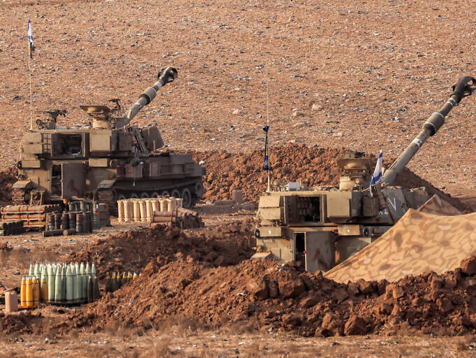 Anti-tank missiles, Israel Hamas Gaza War Situation LIVE Photos Update; Benjamin Netanyahu | Jabalia Refugee Camp | इजराइली सेना ने कहा- हमला नाकाम, जवाबी कार्रवाई जारी; बेघर लोगों के लिए हेल्पलाइन