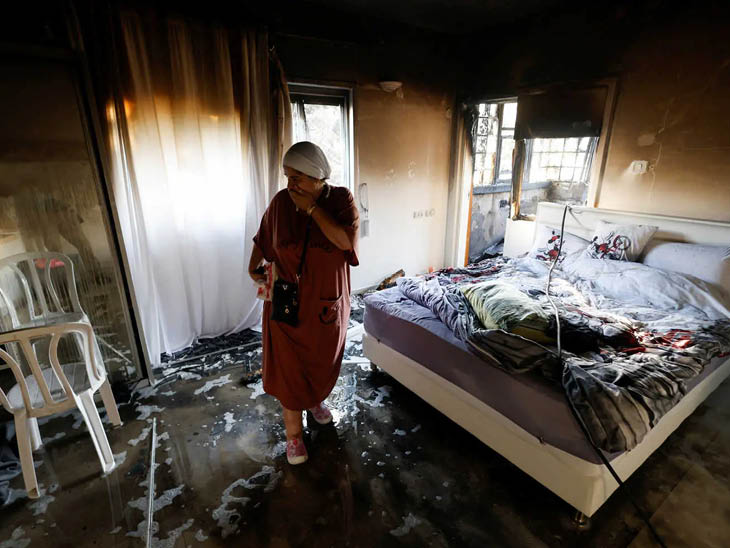 हमास लड़ाकों ने इजराइली नागरिकों के घर में घुसकर उन पर हमला किया था।