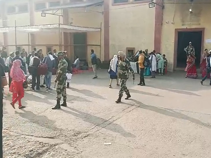 राजनांदगांव में BSF जवान सुरक्षा का जिम्मा संभाले हुए हैं।