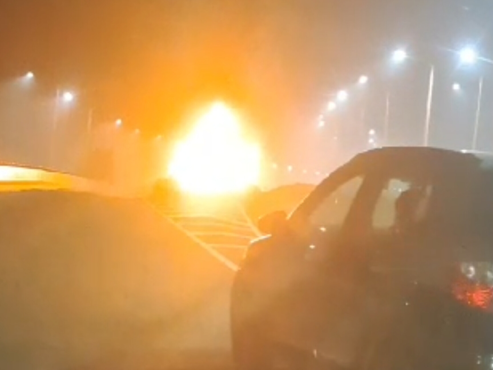 Car caught fire on Inner Ring Road of Agra