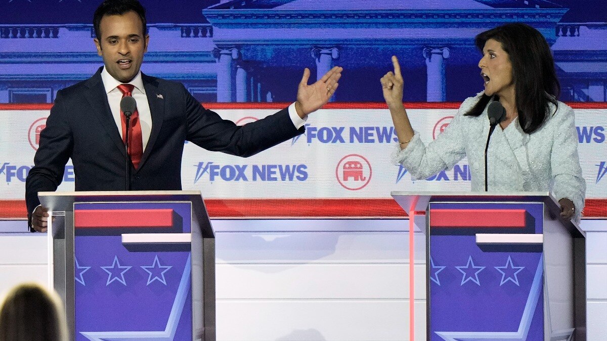 अगस्त में रिपब्लिकन पार्टी से राष्ट्रपति पद की उम्मीदवारी के लिए पहली डिबेट हुई थी। इस दौरान अपना-अपना पक्ष रखते रामास्वामी और हेली।