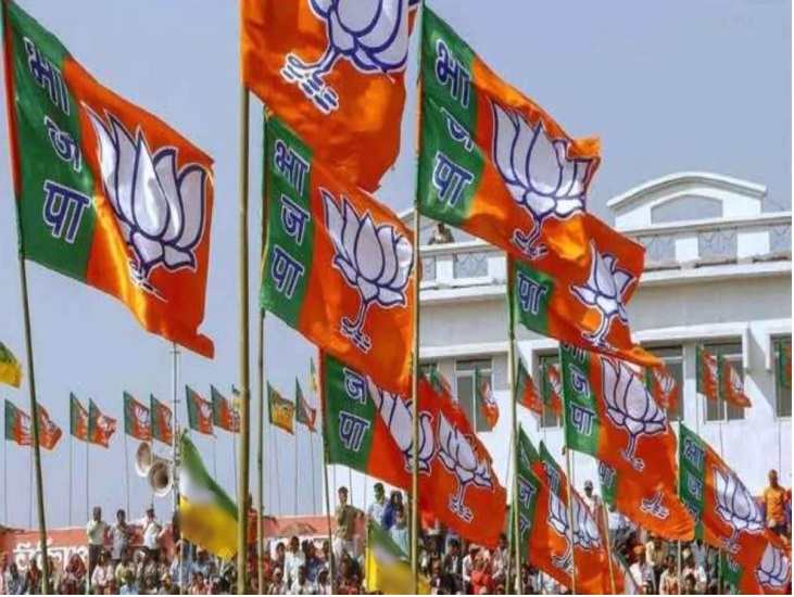 सट्टा बाजार के मुताबिक भाजपा की सीटों में बढ़त है, लेकिन स्पष्ट बहुमत नहीं मिलती दिख रही।