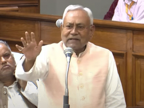 बिहार विधानसभा में मंगलवार को CM नीतीश कुमार ने जनसंख्या नियंत्रण पर बयान दिया। इस दौरान उन्होंने कुछ ऐसी बातें भी कहीं, जिसे हम यहां लिख नहीं सकते।