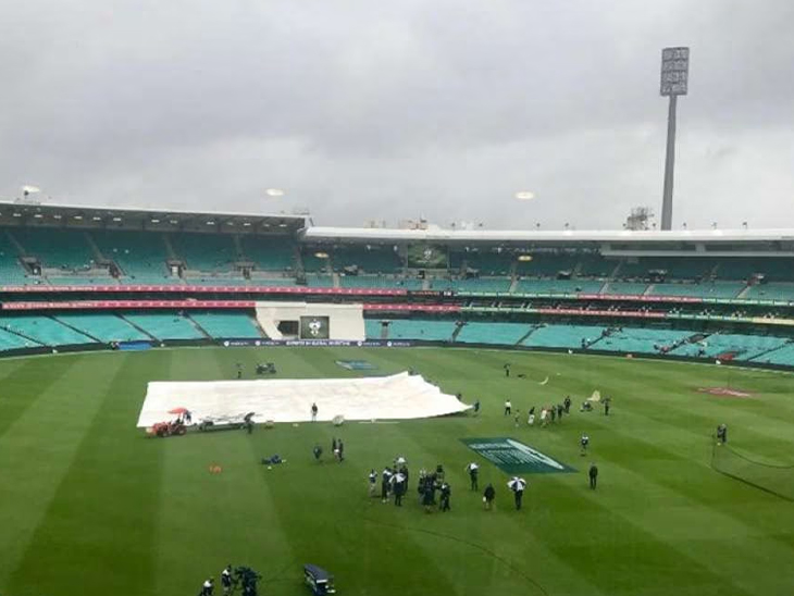 बेंगलुरु में पाकिस्तान-न्यूजीलैंड मैच बारिश के कारण बाधित हुआ, लेकिन 75 ओवर का खेल पूरा होने के बाद विजेता का फैसला हुआ.