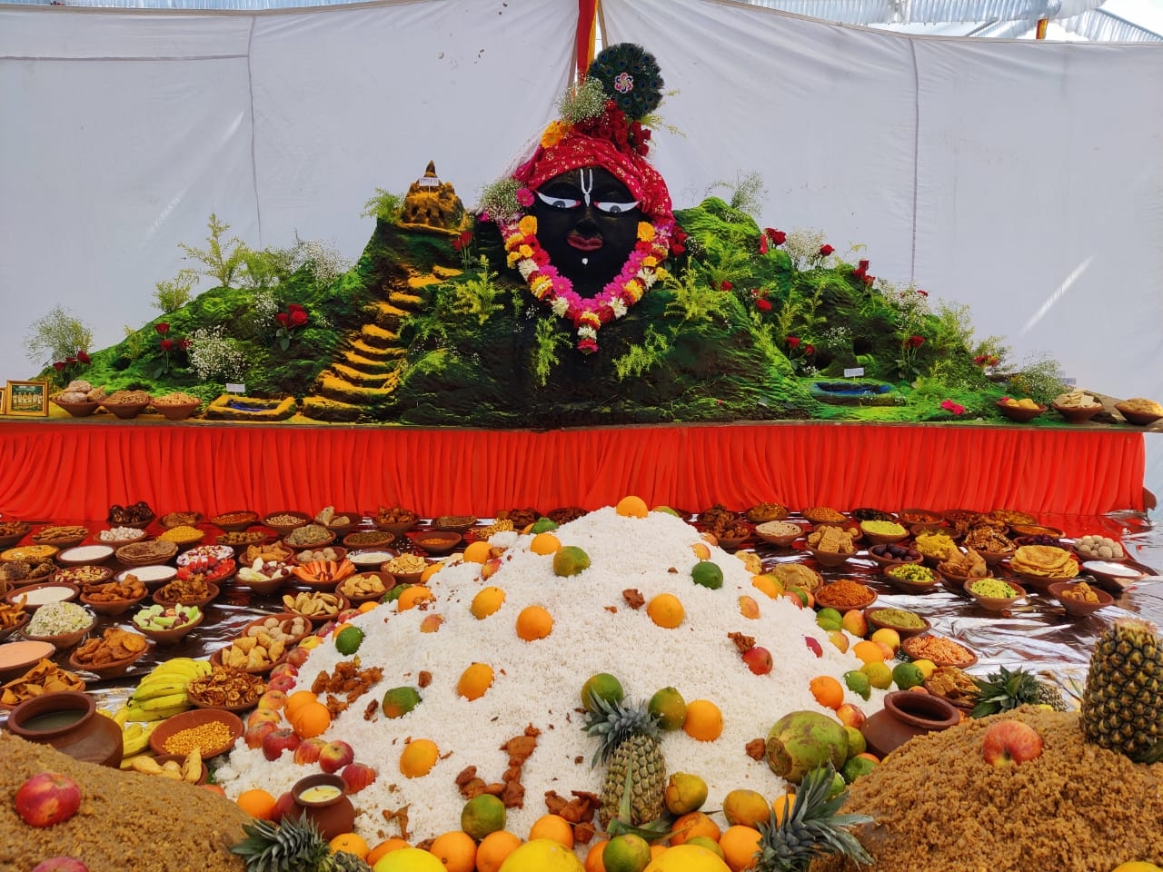 Govardhan Puja and Annakoot Mahotsav organized in ISKCON Temple ...