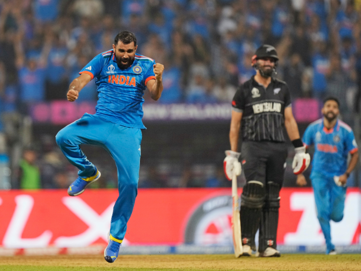 मोहम्मद शमी ने मैच में कुल 7 विकेट लिए.  शमी विश्व कप इतिहास में 7 विकेट लेने वाले पहले भारतीय गेंदबाज बने।