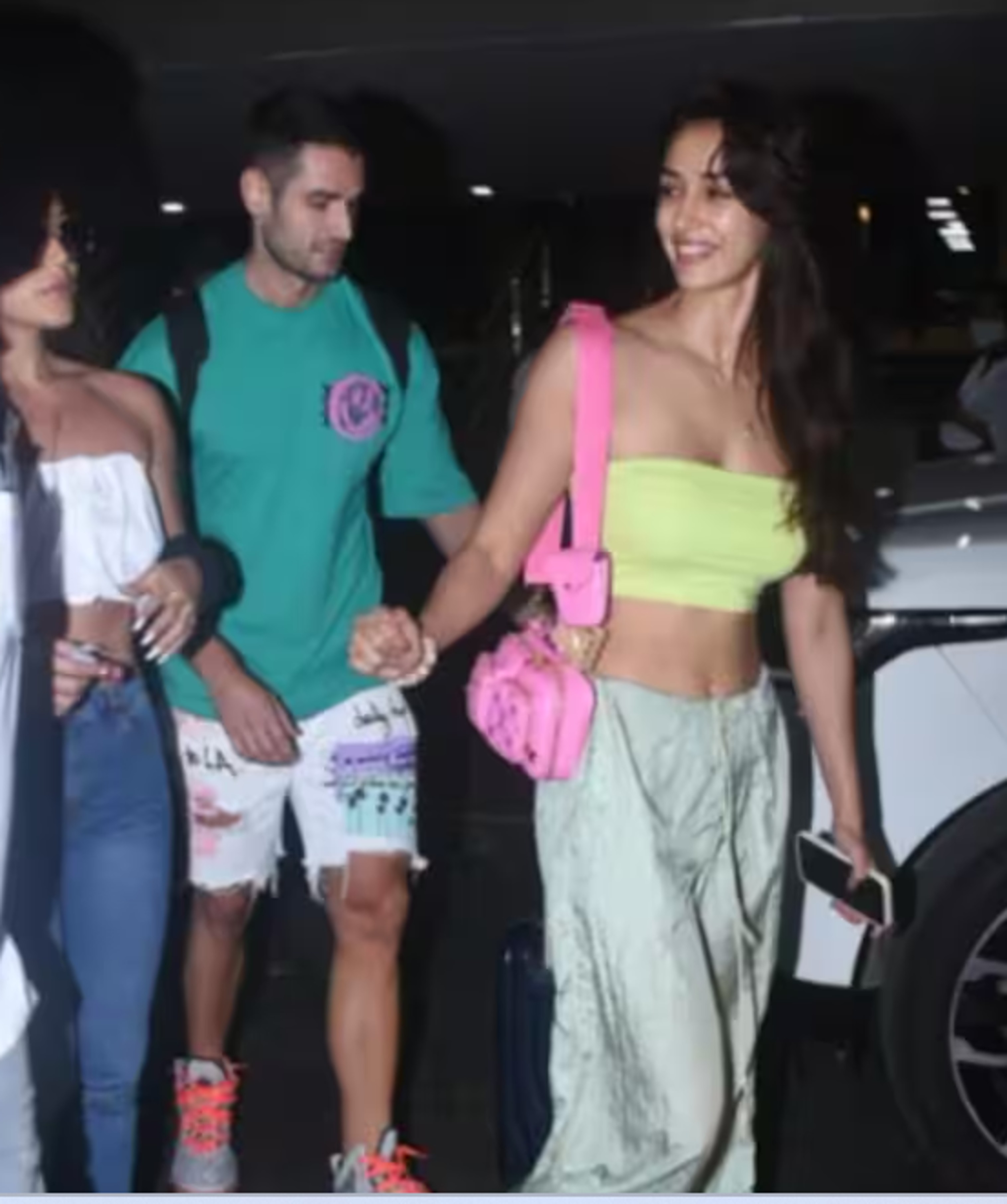 कृष्णा और दिशा के साथ उनके ट्रेनर एलेक्जेंडर भी नजर आए थे।