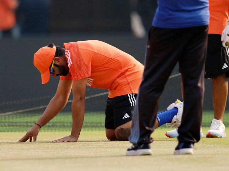 प्रैक्टिस सेशन के दौरान पिच देखते भारतीय कप्तान रोहित शर्मा।