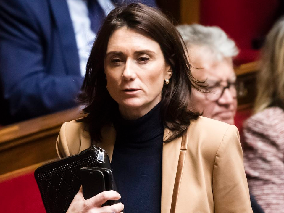 Emmanuel Macron Senator Joel Guerriau Controversy | French MP Drugging Case | घर बुलाकर महिला सांसद के ड्रिंक्स में ड्रग मिलाया, रेप की नीयत से अपराध किया