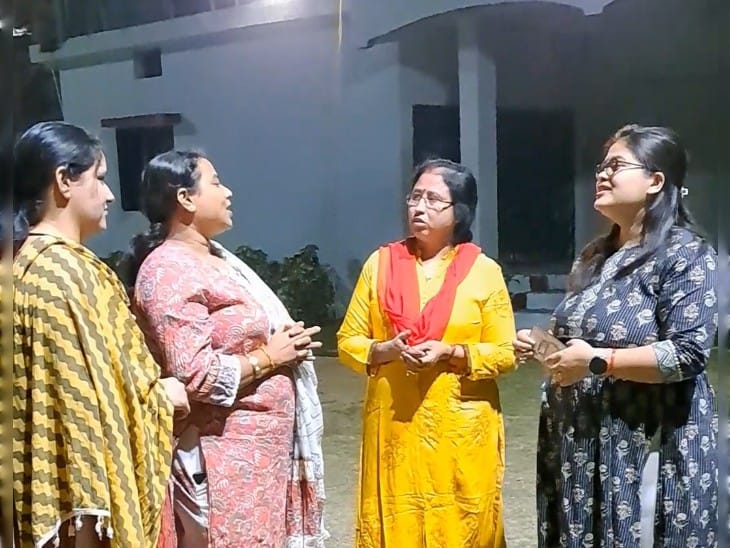 वोट देने की पीछे महिलाओं को उम्मीद हैं कि आने वाली सरकार कुछ बेहतर करें। (फोटो: शिवानंद नगर)