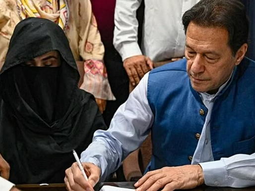 Imran Khan 3rd Marriage; Bushra Bibi Ex-Husband | Khawar Maneka | कहा- शिष्य बनकर घर आए थे खान, नौकर से कहकर बाहर भी निकलवाया था