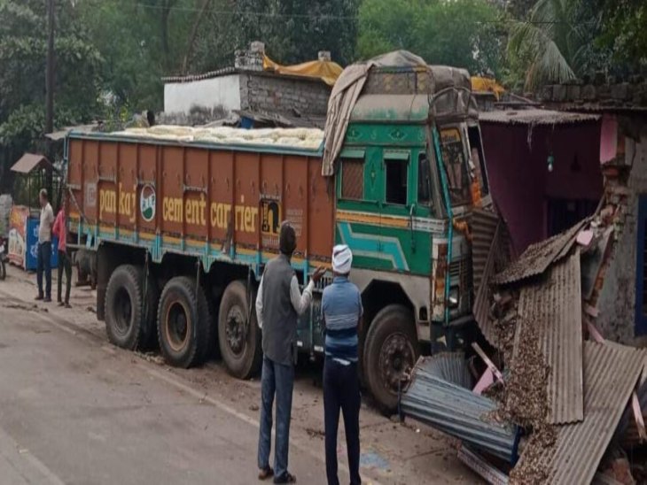 पुलिस ने ट्रक को जब्त कर लिया है। - Dainik Bhaskar
