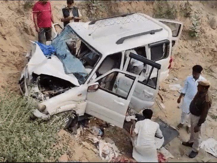 Uncontrollable Scorpio fell into 8 feet deep ditch