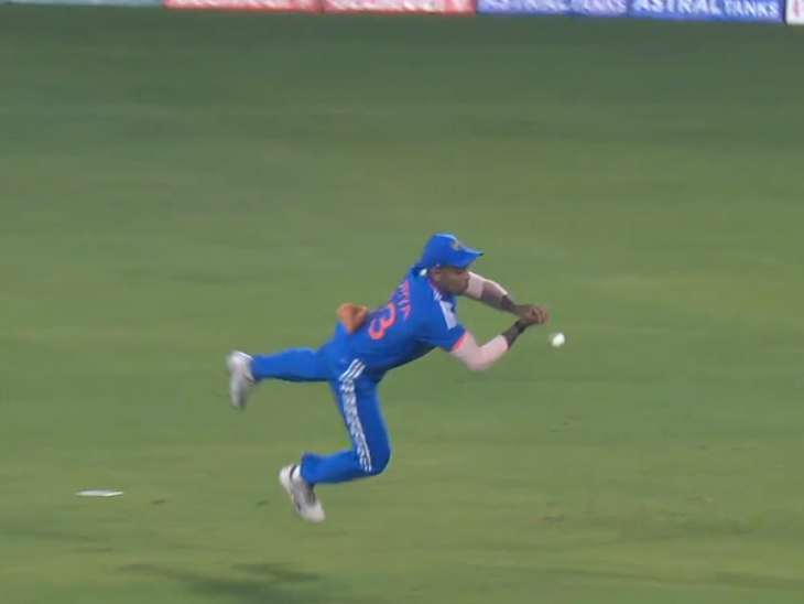 वेड ने जब सूर्यकुमार यादव का कैच छोड़ा तब वह 6 रन पर खेल रहे थे.  वेड ने 28 पारियां खेलीं और मैक्सवेल के साथ जीत के हीरो रहे.