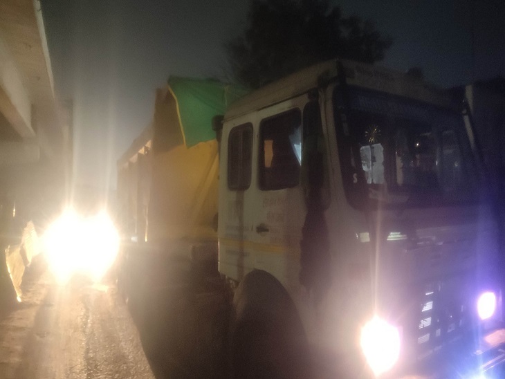 भिलाई से रायपुर जाने वाले नेशनल हाइवे में गाड़ियों की लंबी कतार