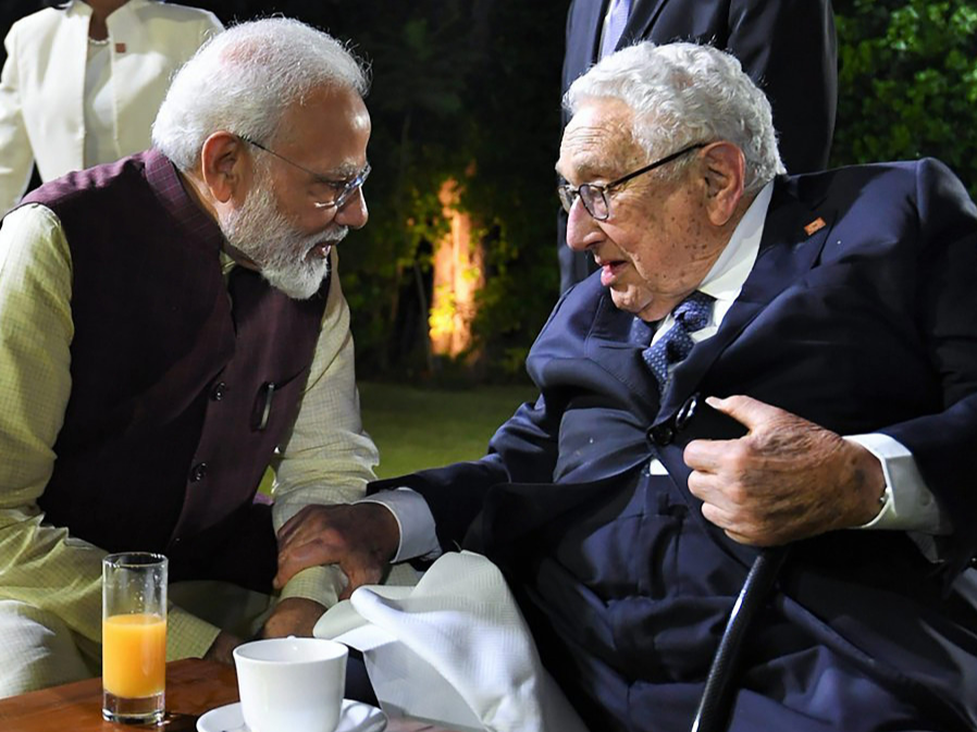 Former US Secretary of State Henry Kissinger passes away | 1971 के युद्ध में पाकिस्तान का साथ दिया था; भारतीयों और इंदिरा गांधी को अपशब्द कहे थे