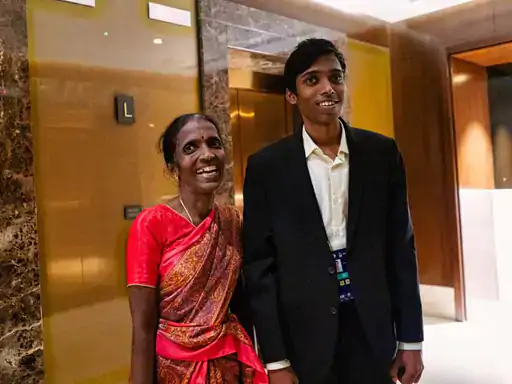 प्रागनानंद जहां भी जाते हैं, उनकी मां नागलक्ष्मी भी उनके साथ होती हैं।