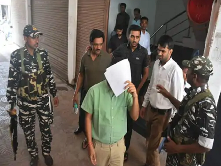 IAS समीर विश्नोई इस मामले में पहले ही गिरफ्तार हो चुके हैं।