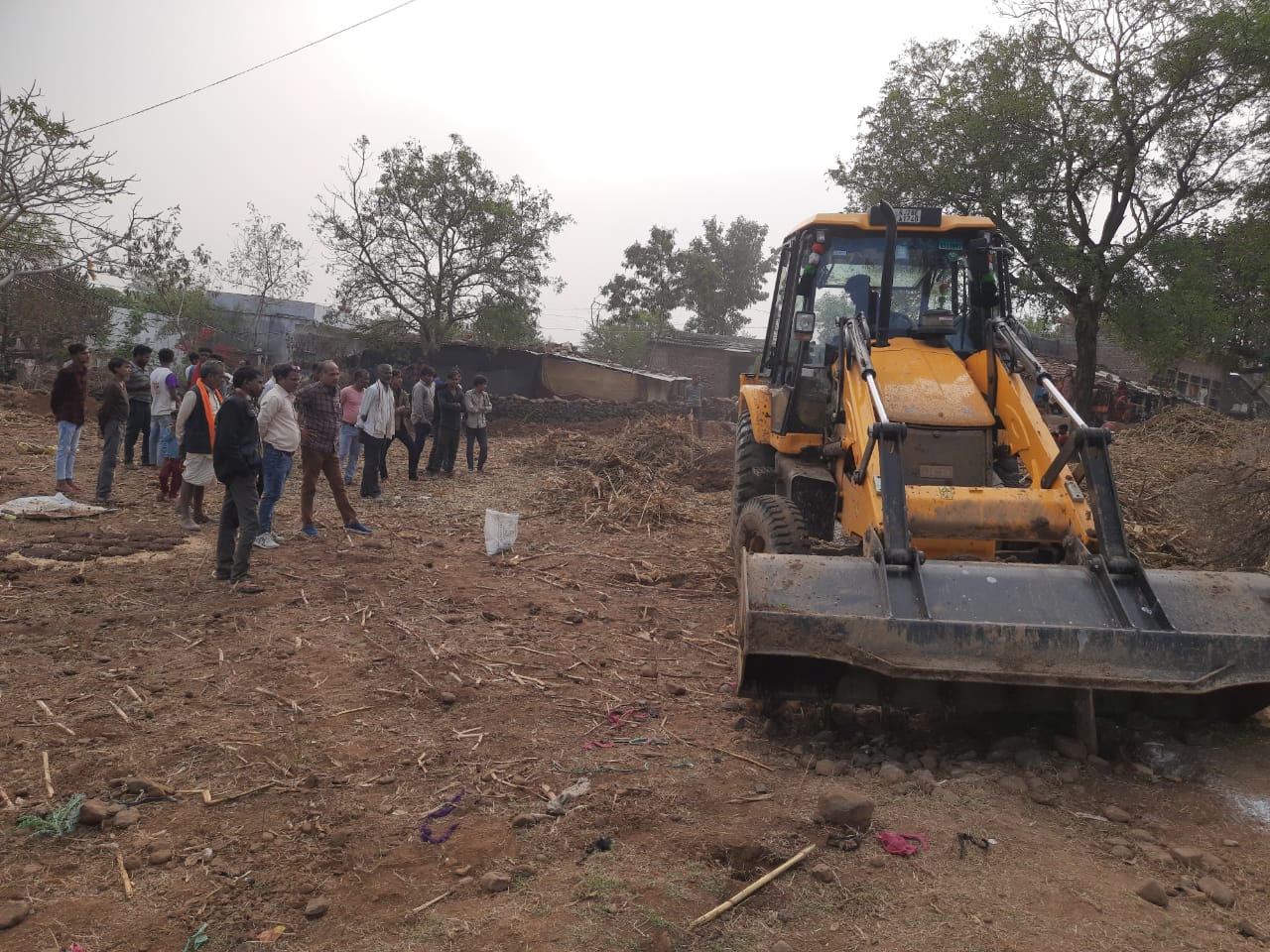 Encroachment removed from 5 bighas of school land | स्कूल की 5 बीघा ...