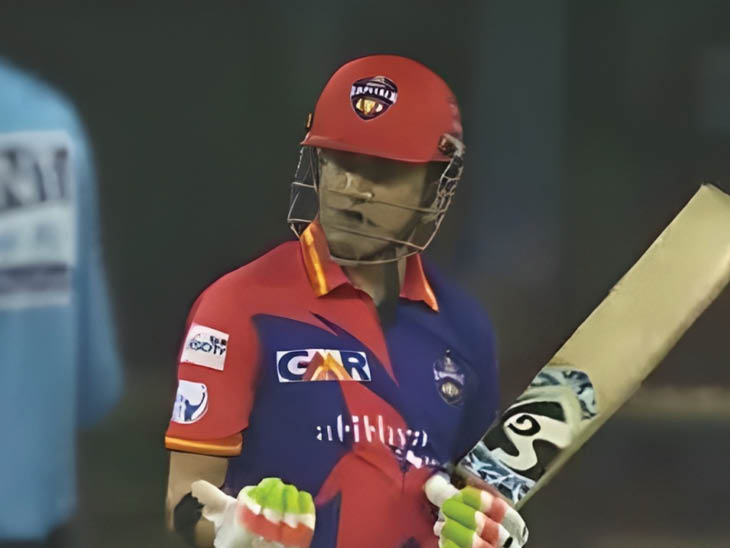 गौतम गंभीर ने श्रीसंत के घूरकर देखने पर उनको जवाब दिया।