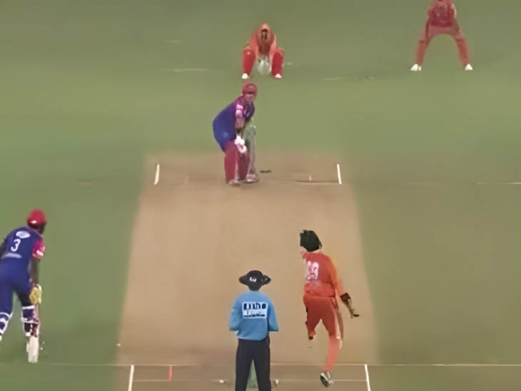 श्रीसंत के ओवर की पहली गेंद पर गंभीर ने छक्का जड़ा, दूसरी गेंद पर चौका जड़ा।