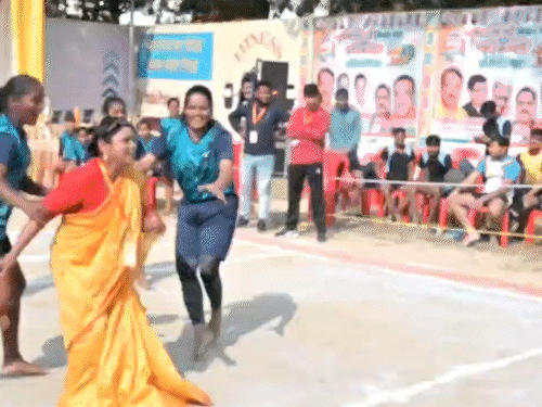 किदवई नगर में नमो कबड्डी प्रतियोगिता का आयोजन किया गया था।