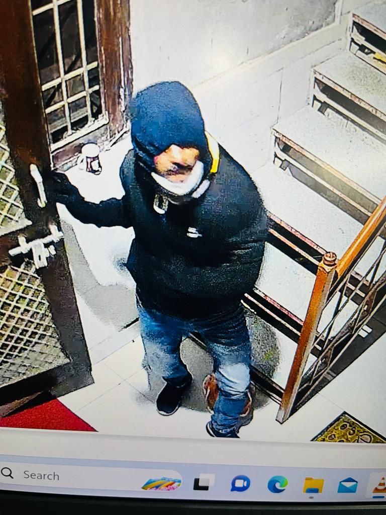 सोने-चांदी के गहने व नगदी चोरी, CCTV में कैद हुई वारदात