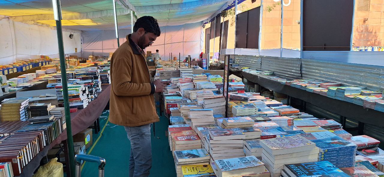 Treasure of litterateurs from India and the world in Jaipur Book Festival