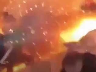 Ukraine Grenade Attack Video Footage Update | Ukraine News | खुद के अलावा 26 लोग घायल, 4 की हालत नाजुक; फंड्स में कमी से नाराज था