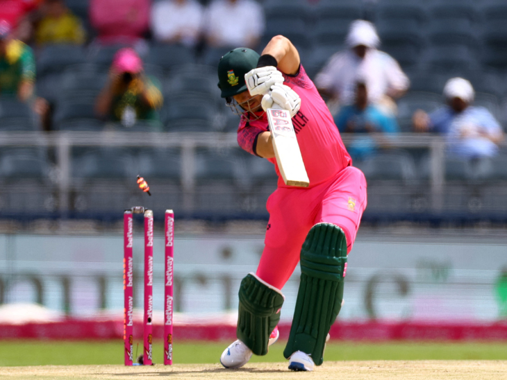 रीजा हेंड्रिक्स बिना खाता खोले आउट हो गए.