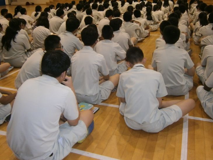 Students Beaten By Teacher; Children Thrashed For Not Reciting Prayers in Sanskrit | आरोपी प्रिंसिपल बोली- पेरेंट्स को बताया तो अंजाम भुगतोगे; पतंजलि योगपीठ के स्कूल का मामला