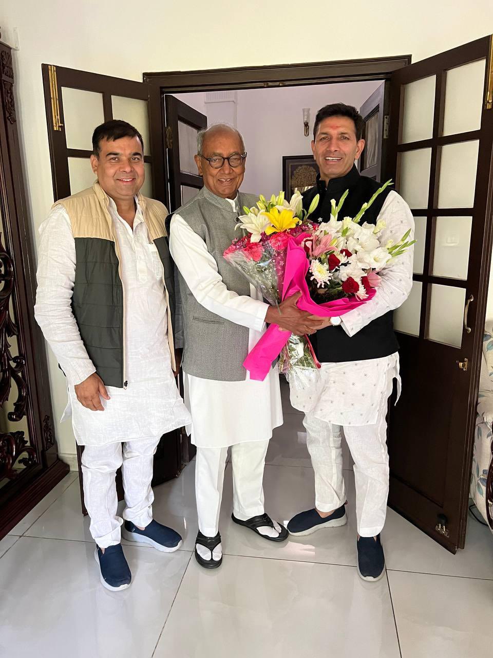 रविवार को पटवारी दिल्ली में पूर्व सीएम दिग्विजय सिंह भी मिले थे।