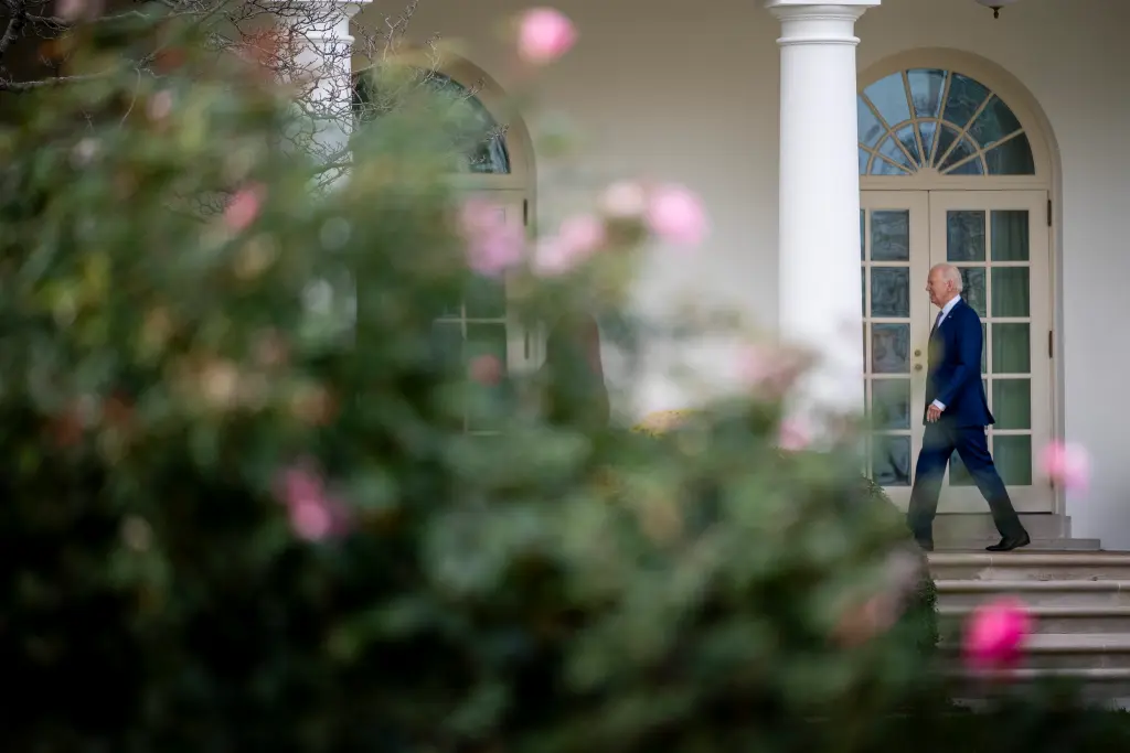 व्हाइट हाउस में मौजूद बाइडेन के लिए जुलाई 2023 के बाद से वक्त अच्छा नहीं रहा। 81 साल के बाइडेन को महज 34% अमेरिकी एक और कार्यकाल देना चाहते हैं। (फाइल)