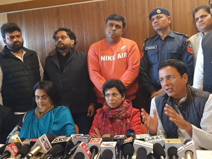 रोहतक में पत्रकार वार्ता करते हुए कुमारी सैलजा, रणदीप सुरजेवाला व किरण चौधरी