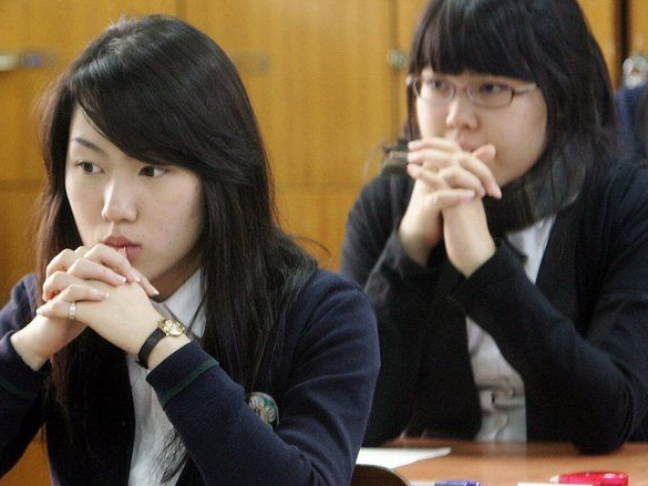 South Korea news | South Korea Student sue goverment after exam Suneung end early | 90 सेकंड पहले एग्जाम खत्म करने पर केस: साउथ कोरिया में कॉलेज एडमिशन के लिए हुई थी परीक्षा, मुकदमा हारी तो भारी जुर्माना चुकाएगी