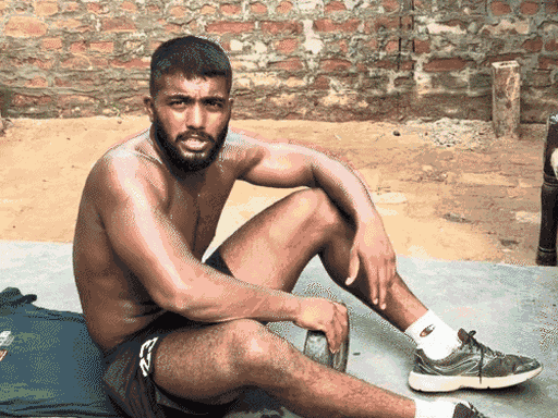 स्वच्छता ही सेवा अभियान के लिए प्रधानमंत्री मोदी के साथ श्रमदान करते अंकित बैंयापुरिया