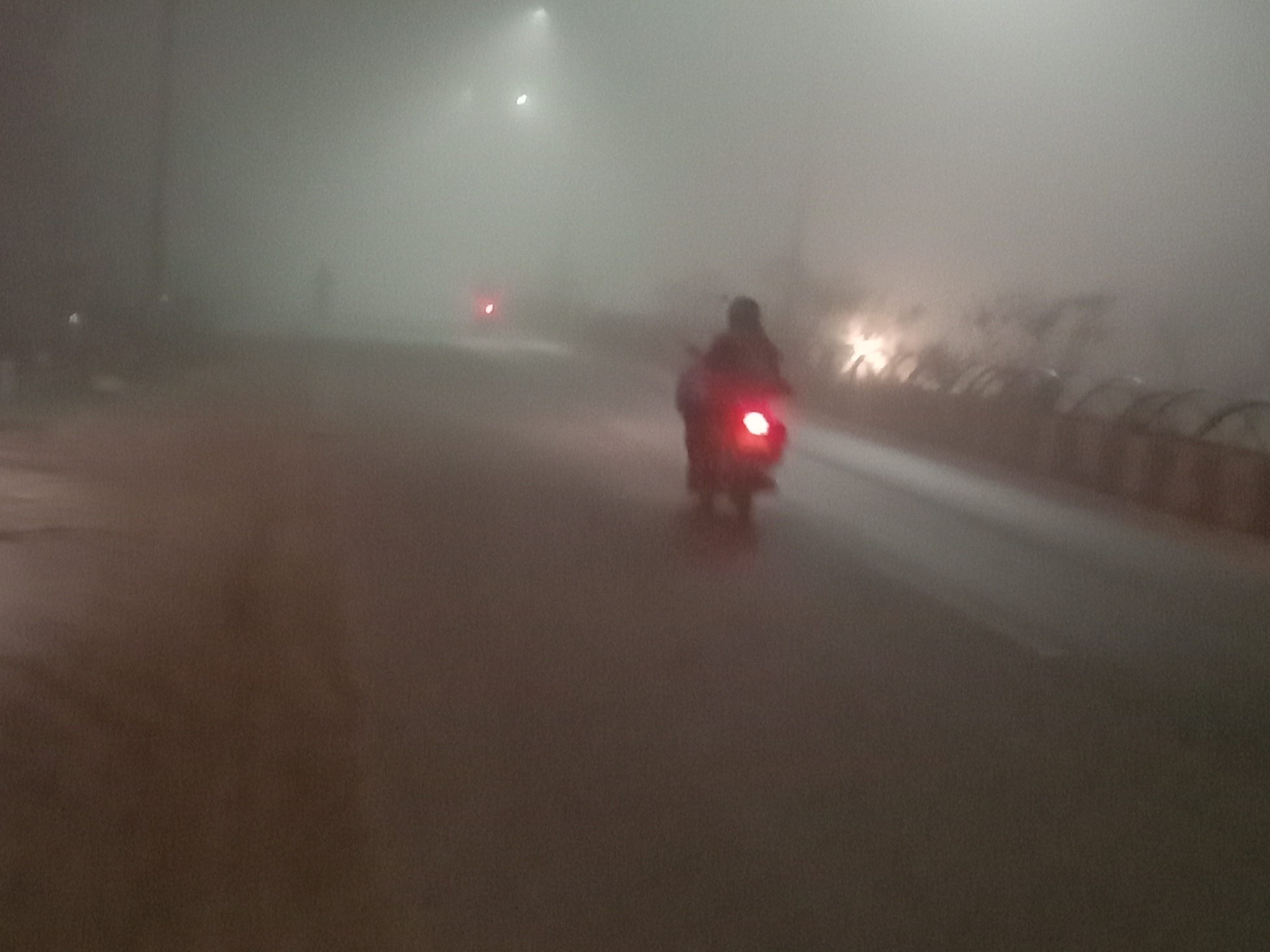 बुधवार को न्यूनतम तापमान 8 डिग्री सेल्सियस दर्ज किया गया था।