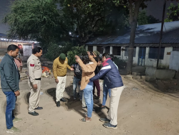 मुख्यमंत्री से मिले निर्देश के बाद शहर में कानून व्यवस्था मजबूत करने के प्रयास किए जा रहे हैं। - Dainik Bhaskar